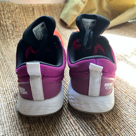 New Balance Fresh Foam Arishi; Wms 10; Ombré Athletic Shoes! - Picture 7 of 8